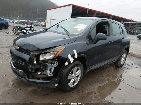 3GNCJNSB1JL166500 2018 CHEVROLET TRAX - Image 2
