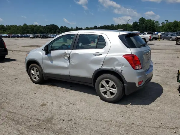 3GNCJNSB1JL220247 2018 CHEVROLET TRAX - Image 2