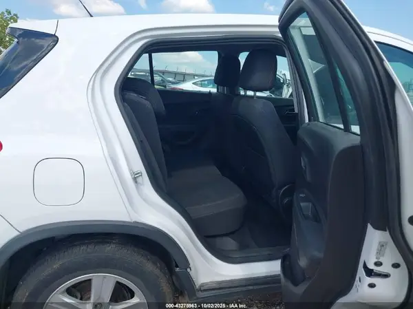 3GNCJNSB1JL276947 2018 CHEVROLET TRAX - Image 8