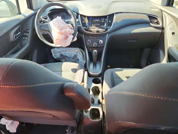 3GNCJNSB1JL307145 2018 CHEVROLET TRAX - Image 8