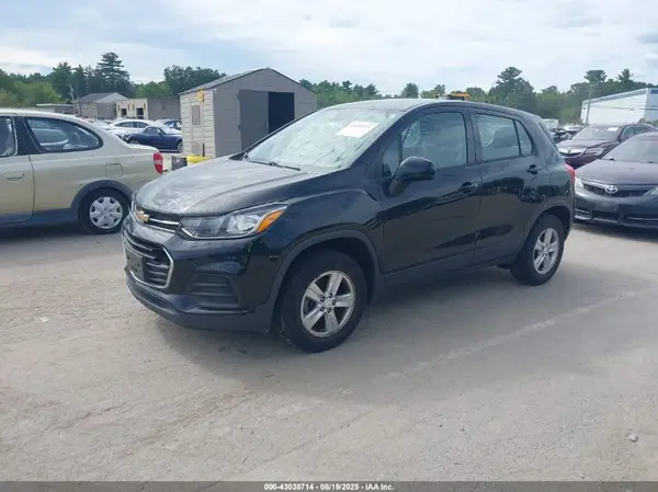 3GNCJNSB1KL130548 2019 CHEVROLET TRAX - Image 2