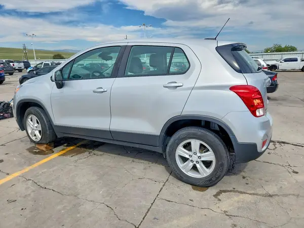 3GNCJNSB1KL171391 2019 CHEVROLET TRAX - Image 2