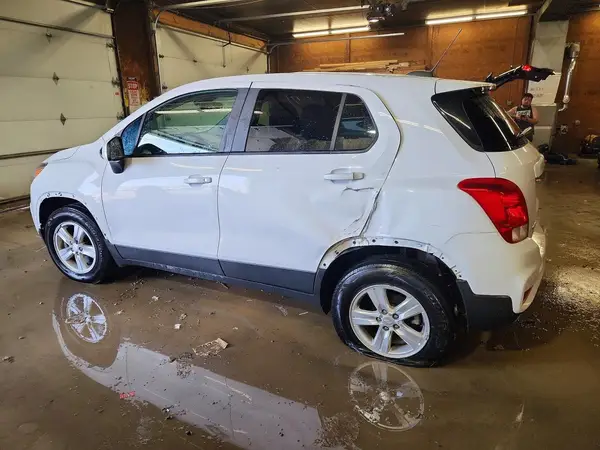 3GNCJNSB1KL287979 2019 CHEVROLET TRAX - Image 2