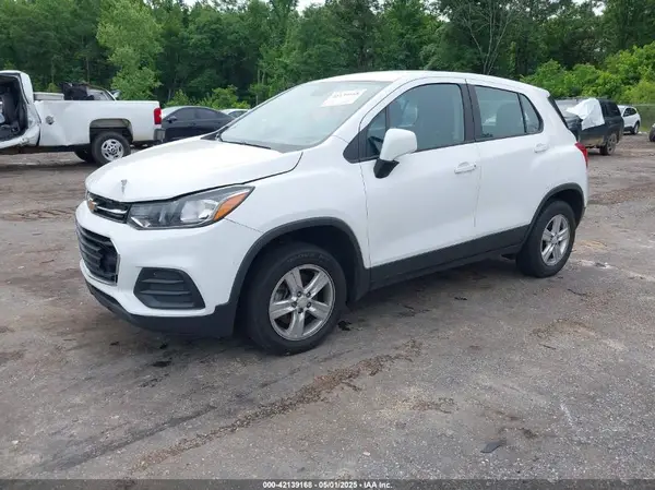 3GNCJNSB1KL290607 2019 CHEVROLET TRAX - Image 2