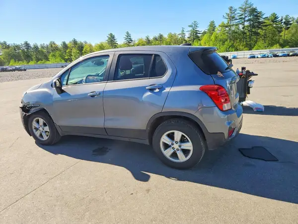 3GNCJNSB1LL180402 2020 CHEVROLET TRAX - Image 2