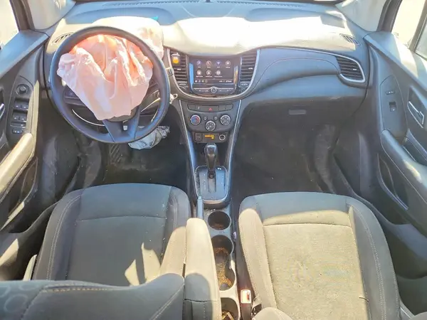 3GNCJNSB1LL180402 2020 CHEVROLET TRAX - Image 8