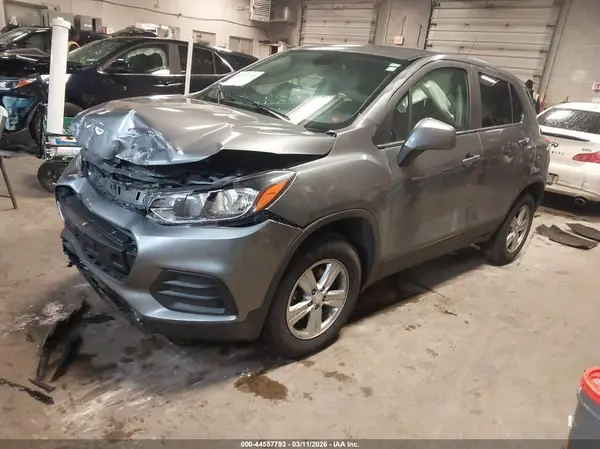 3GNCJNSB1LL187284 2020 CHEVROLET TRAX - Image 2