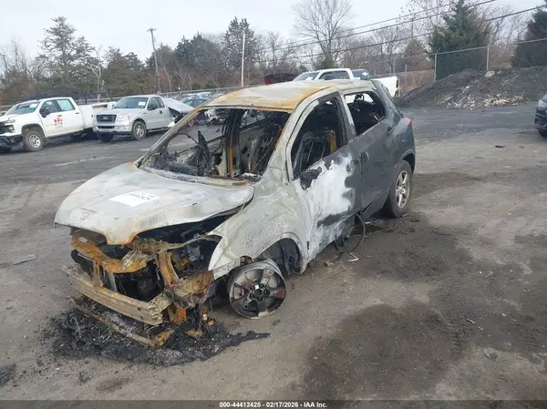 3GNCJNSB2GL140481 2016 CHEVROLET TRAX - Image 2