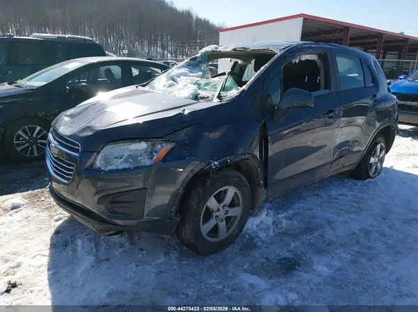 3GNCJNSB2GL163680 2016 CHEVROLET TRAX - Image 2