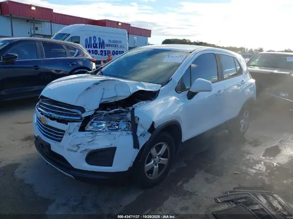 3GNCJNSB2GL223392 2016 CHEVROLET TRAX - Image 2