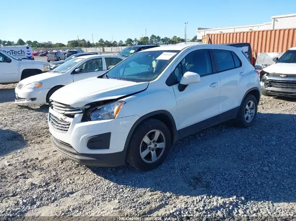 3GNCJNSB2GL238071 2016 CHEVROLET TRAX - Image 2
