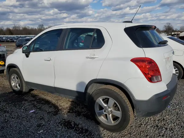 3GNCJNSB2GL266629 2016 CHEVROLET TRAX - Image 2