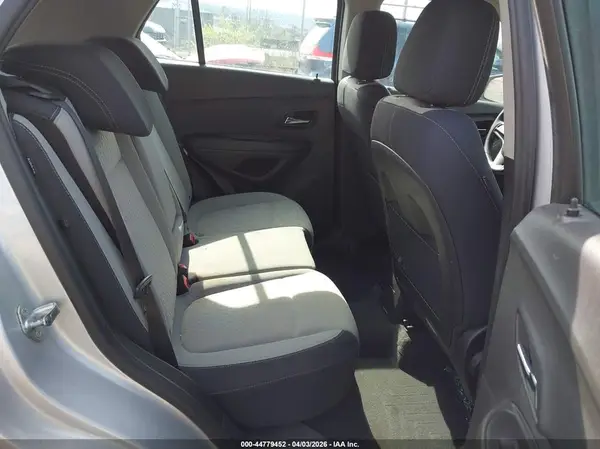 3GNCJNSB2GL270051 2016 CHEVROLET TRAX - Image 8