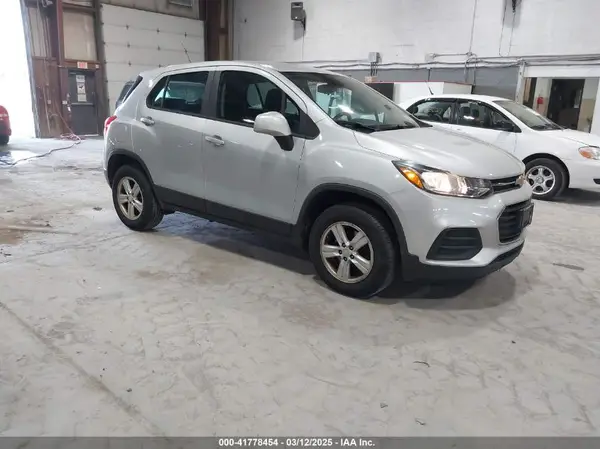 3GNCJNSB2HL175748 2017 CHEVROLET TRAX - Image 1