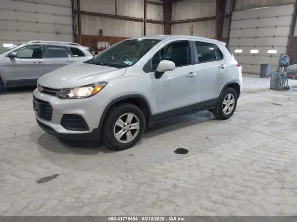 3GNCJNSB2HL175748 2017 CHEVROLET TRAX - Image 2