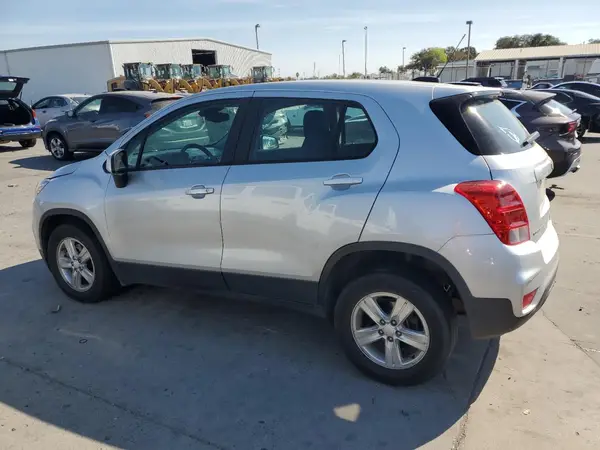 3GNCJNSB2HL287708 2017 CHEVROLET TRAX - Image 2