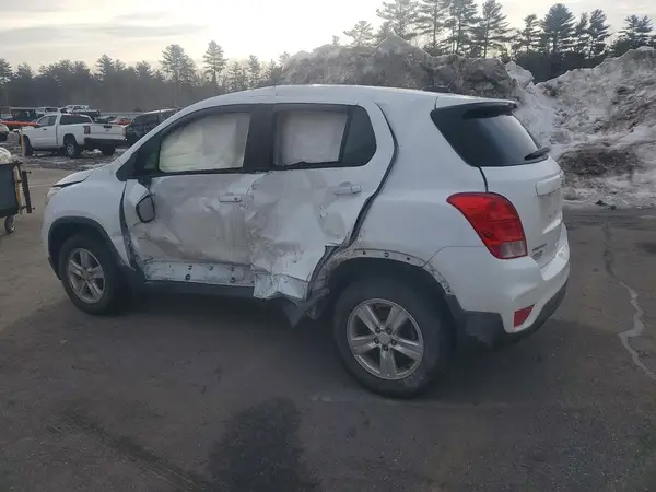 3GNCJNSB2JL151486 2018 CHEVROLET TRAX - Image 2