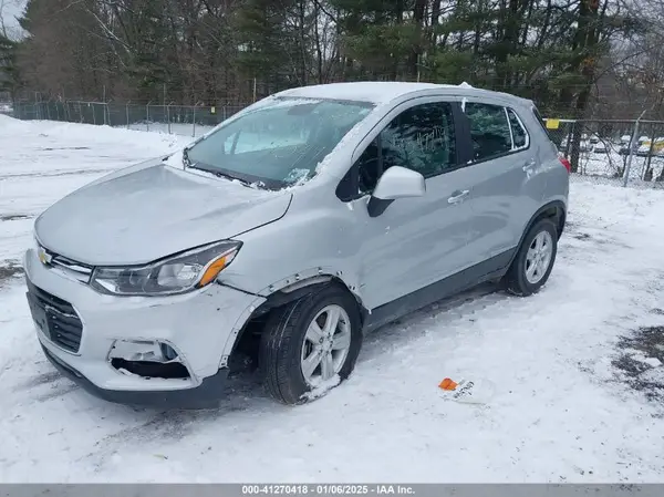 3GNCJNSB2JL155294 2018 CHEVROLET TRAX - Image 2
