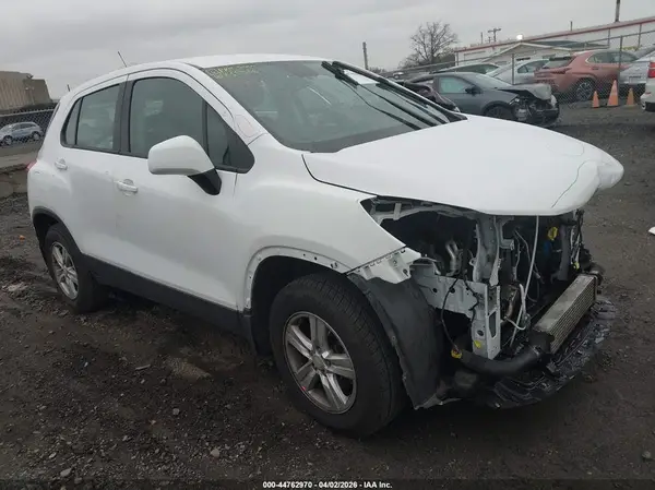 3GNCJNSB2JL203134 2018 CHEVROLET TRAX - Image 1