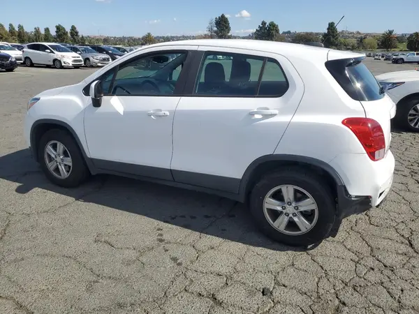 3GNCJNSB2JL277184 2018 CHEVROLET TRAX - Image 2