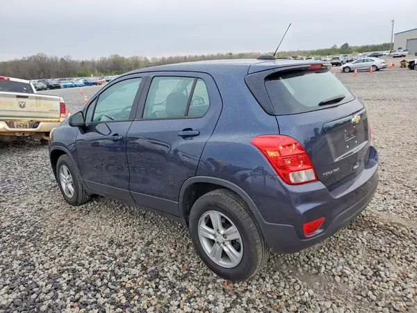3GNCJNSB2JL289805 2018 CHEVROLET TRAX - Image 2