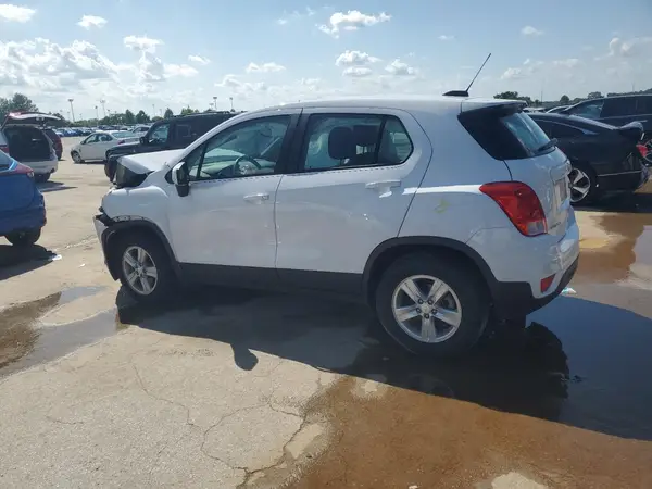 3GNCJNSB2JL295846 2018 CHEVROLET TRAX - Image 2