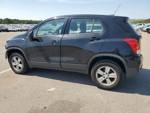 3GNCJNSB2KL129523 2019 CHEVROLET TRAX - Image 2