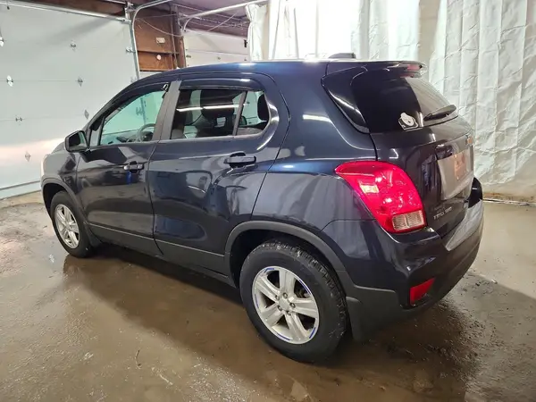 3GNCJNSB2KL217147 2019 CHEVROLET TRAX - Image 2