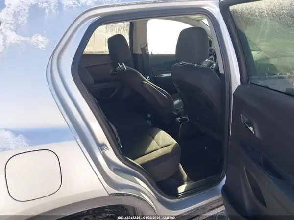 3GNCJNSB2KL218458 2019 CHEVROLET TRAX - Image 8
