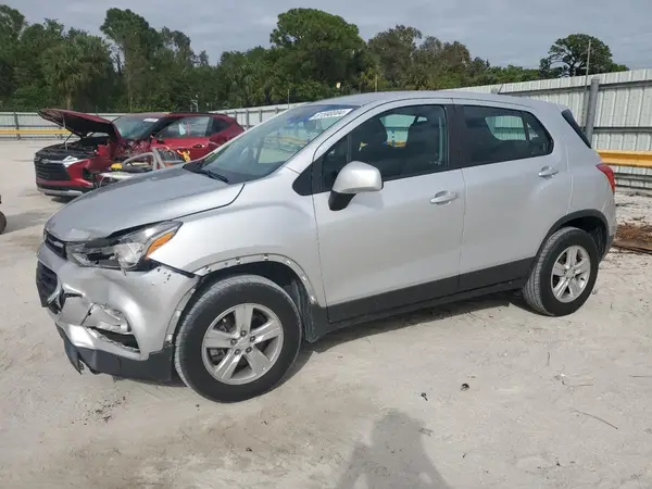 3GNCJNSB2KL227483 2019 CHEVROLET TRAX - Image 1
