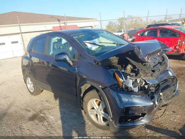 3GNCJNSB2KL250472 2019 CHEVROLET TRAX - Image 1