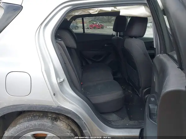 3GNCJNSB2KL252352 2019 CHEVROLET TRAX - Image 8