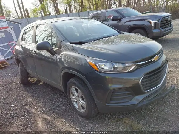 3GNCJNSB2KL282967 2019 CHEVROLET TRAX - Image 1