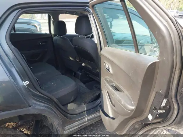 3GNCJNSB2KL282967 2019 CHEVROLET TRAX - Image 8