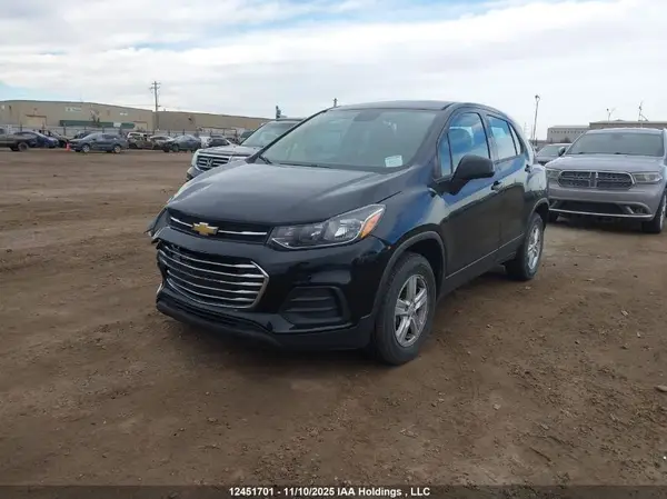 3GNCJNSB2KL290275 2019 CHEVROLET TRAX - Image 2