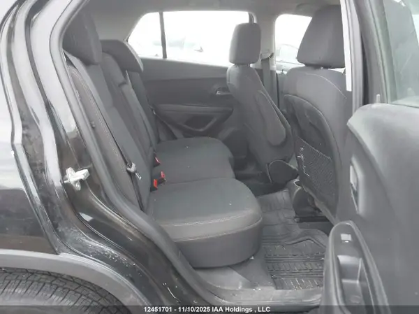 3GNCJNSB2KL290275 2019 CHEVROLET TRAX - Image 8