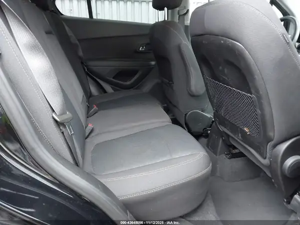 3GNCJNSB2KL400970 2019 CHEVROLET TRAX - Image 8
