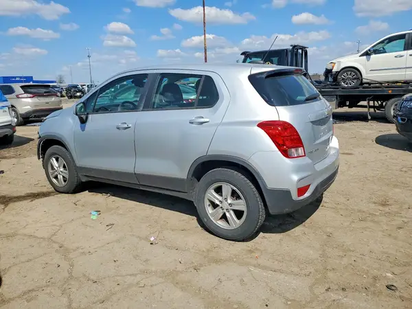 3GNCJNSB2LL120998 2020 CHEVROLET TRAX - Image 2