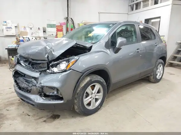 3GNCJNSB2LL134531 2020 CHEVROLET TRAX - Image 2