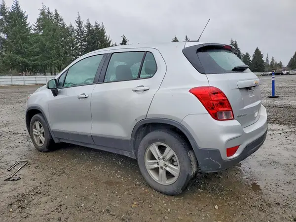 3GNCJNSB2LL163074 2020 CHEVROLET TRAX - Image 2