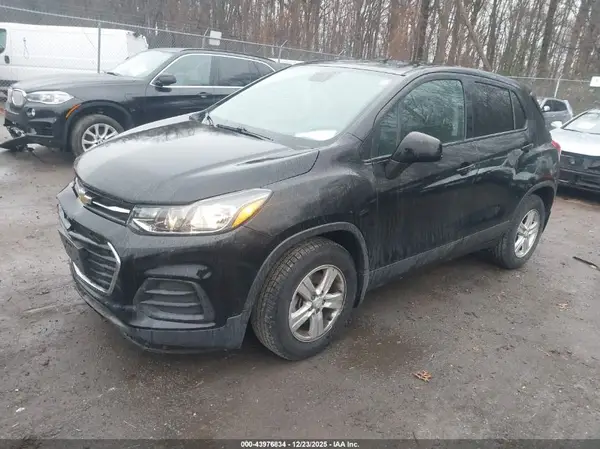 3GNCJNSB2LL181851 2020 CHEVROLET TRAX - Image 2