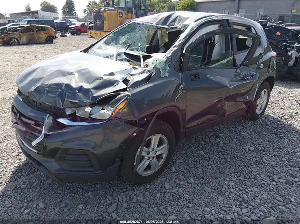 3GNCJNSB2LL231535 2020 CHEVROLET TRAX - Image 2