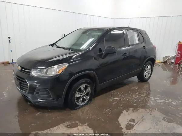 3GNCJNSB2LL231731 2020 CHEVROLET TRAX - Image 2