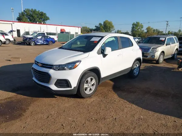 3GNCJNSB2LL299723 2020 CHEVROLET TRAX - Image 2