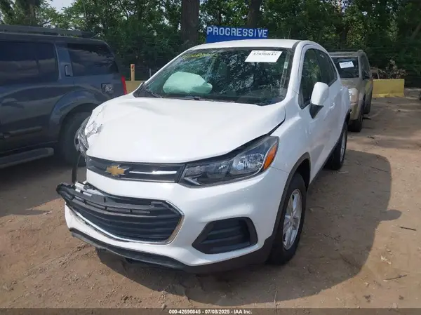 3GNCJNSB2LL341775 2020 CHEVROLET TRAX - Image 2