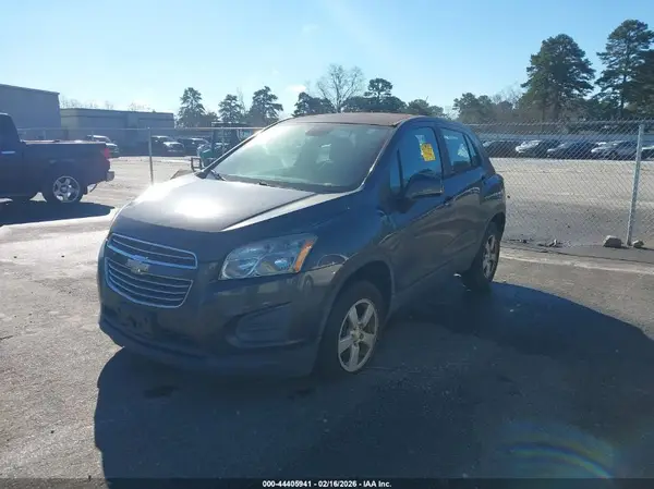 3GNCJNSB3GL218234 2016 CHEVROLET TRAX - Image 2