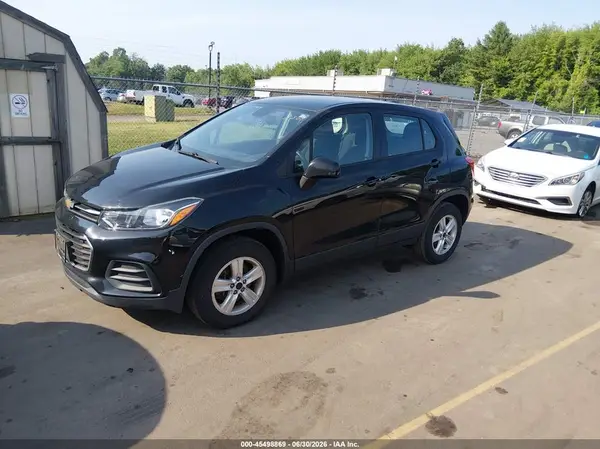 3GNCJNSB3HL198438 2017 CHEVROLET TRAX - Image 2
