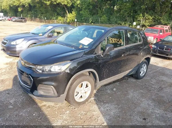 3GNCJNSB3HL206327 2017 CHEVROLET TRAX - Image 2