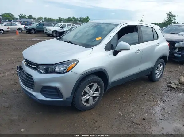 3GNCJNSB3HL236895 2017 CHEVROLET TRAX - Image 2
