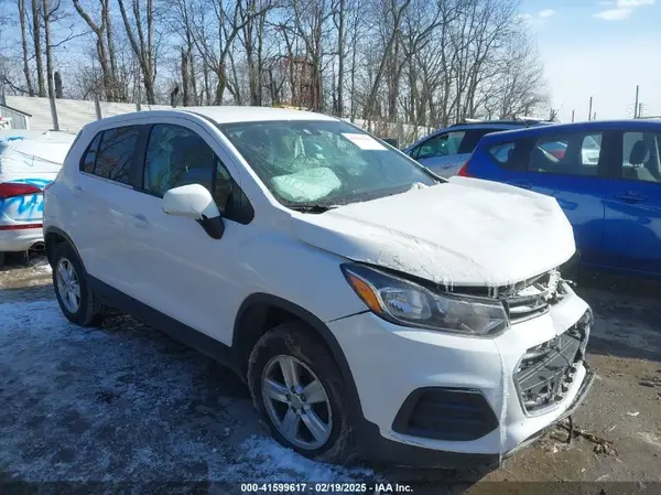 3GNCJNSB3HL286437 2017 CHEVROLET TRAX - Image 1